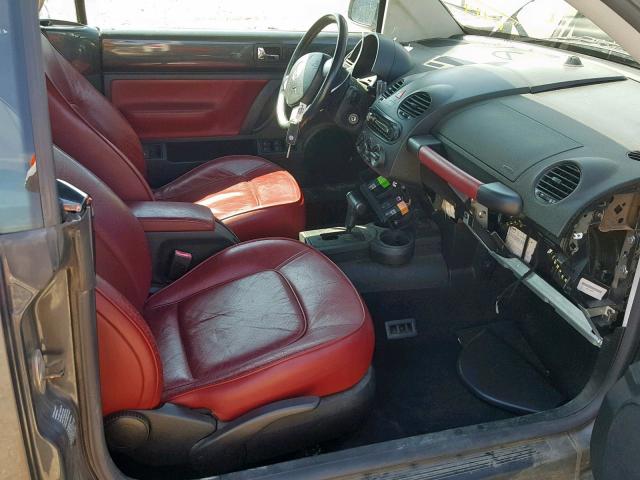 3VWCM31Y65M356414 - 2005 VOLKSWAGEN NEW BEETLE GRAY photo 5