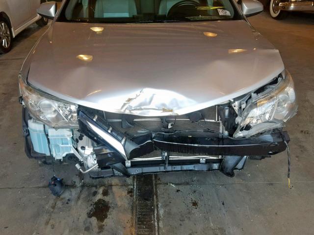 4T1BD1FKXDU078968 - 2013 TOYOTA CAMRY HYBR SILVER photo 9