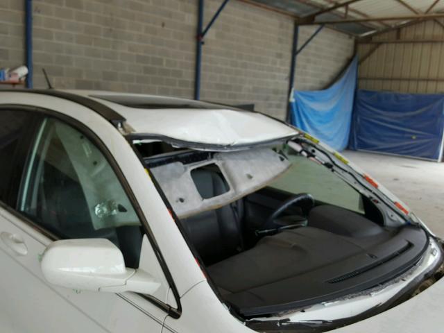 5J6RE4H74BL064541 - 2011 HONDA CR-V EXL WHITE photo 9