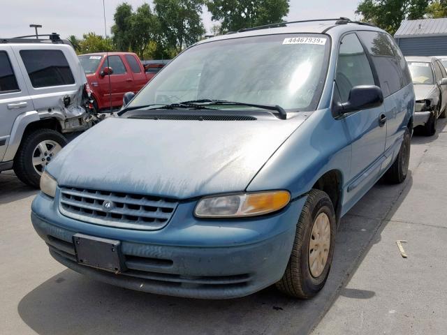 2P4FP2536TR580672 - 1996 PLYMOUTH VOYAGER BLUE photo 2