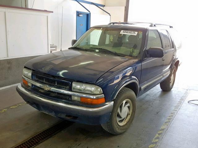 1GNDT13WXXK180785 - 1999 CHEVROLET BLAZER BLUE photo 2