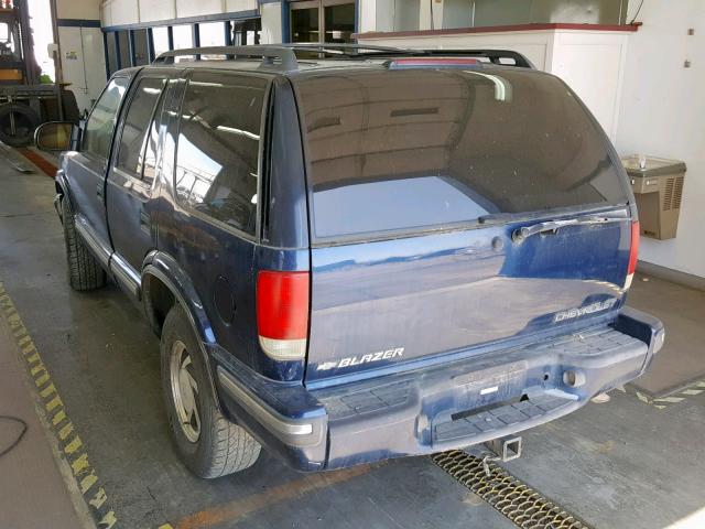 1GNDT13WXXK180785 - 1999 CHEVROLET BLAZER BLUE photo 3