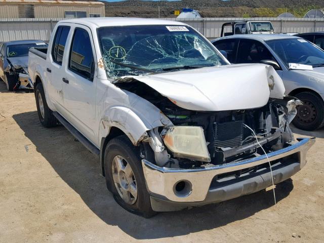 1N6AD07U67C423107 - 2007 NISSAN FRONTIER C WHITE photo 1