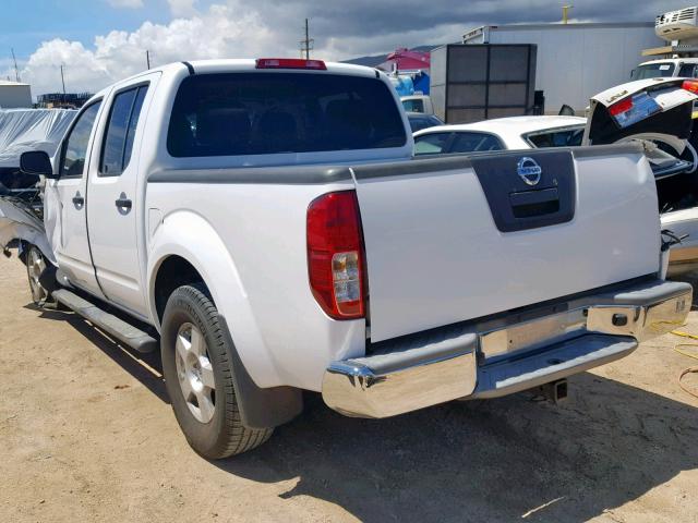 1N6AD07U67C423107 - 2007 NISSAN FRONTIER C WHITE photo 3