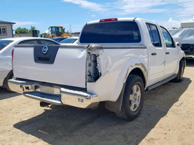 1N6AD07U67C423107 - 2007 NISSAN FRONTIER C WHITE photo 4