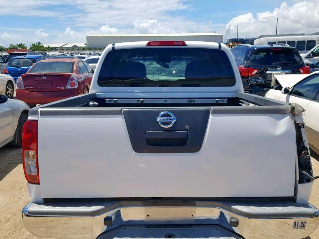 1N6AD07U67C423107 - 2007 NISSAN FRONTIER C WHITE photo 6