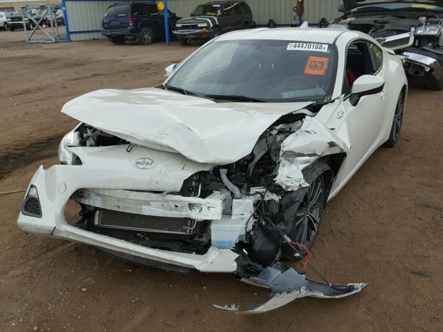 JF1ZNAA1XF8712330 - 2015 TOYOTA SCION FR-S WHITE photo 2