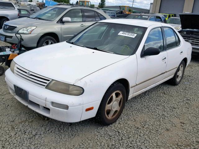 1N4BU31D5VC192656 - 1997 NISSAN ALTIMA XE WHITE photo 2