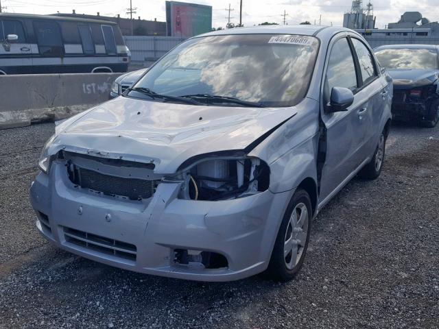 KL1TD5DE1AB111819 - 2010 CHEVROLET AVEO LS SILVER photo 2