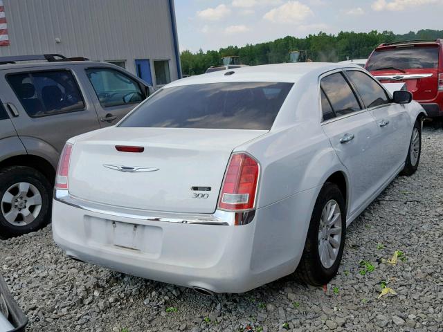 2C3CCAAGXEH243716 - 2014 CHRYSLER 300 WHITE photo 4