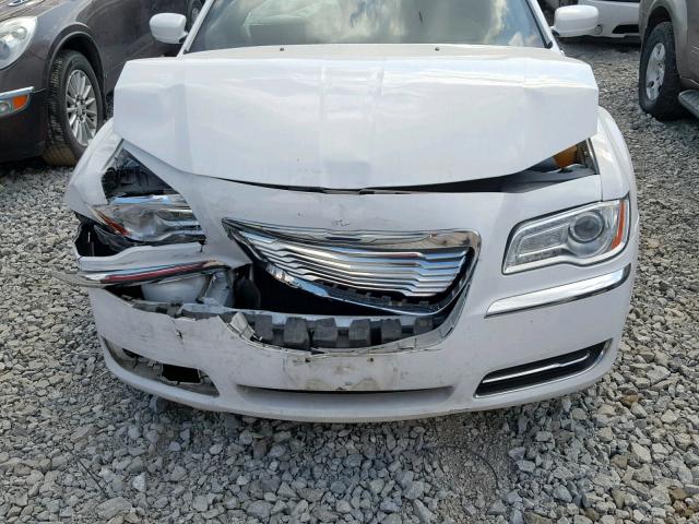 2C3CCAAGXEH243716 - 2014 CHRYSLER 300 WHITE photo 7