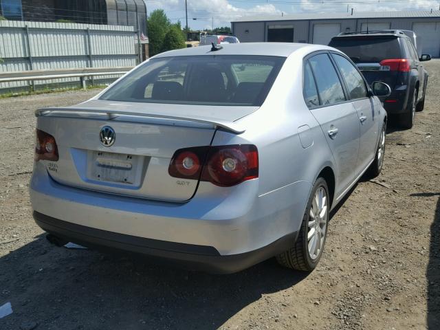 3VWRJ71K19M095298 - 2009 VOLKSWAGEN JETTA WOLF SILVER photo 4