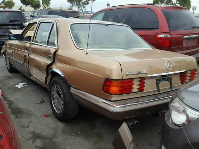 WDBCA35D7JA393691 - 1988 MERCEDES-BENZ 420 SEL GOLD photo 3