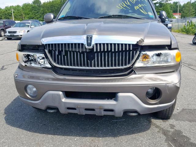 5LMFU28R61LJ25137 - 2001 LINCOLN NAVIGATOR თაფლისფერი ფოტო 9