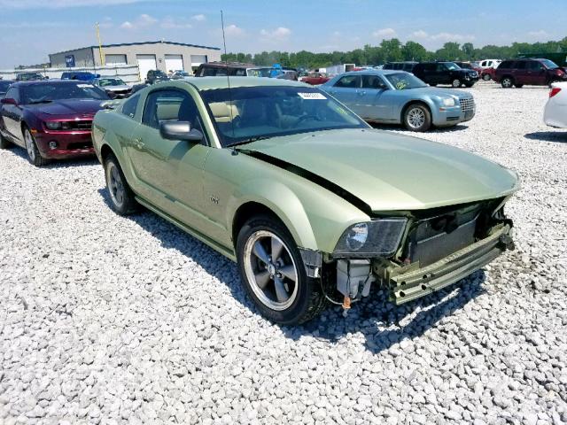 1ZVFT82H965125803 - 2006 FORD MUSTANG GT GREEN photo 1