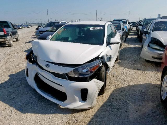 3KPA24AB7KE169917 - 2019 KIA RIO S WHITE photo 2