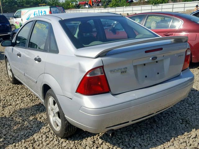 1FAHP34N25W291780 - 2005 FORD FOCUS ZX4 GRAY photo 3