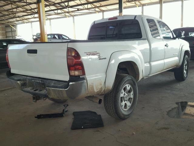 5TETU62N15Z136738 - 2005 TOYOTA TACOMA PRE WHITE photo 4