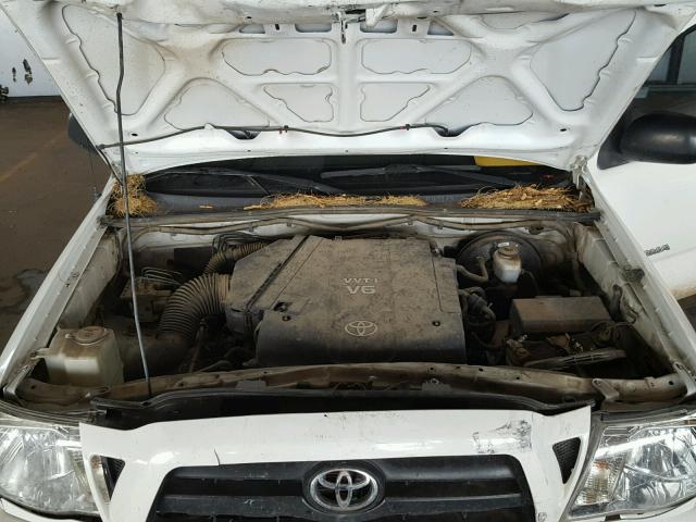 5TETU62N15Z136738 - 2005 TOYOTA TACOMA PRE WHITE photo 7