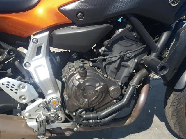 JYARM06Y4FA000235 - 2015 YAMAHA FZ07 C TWO TONE photo 7