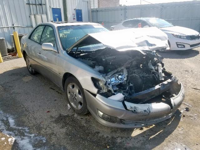 JT8BF28G010321105 - 2001 LEXUS ES 300 SILVER photo 1