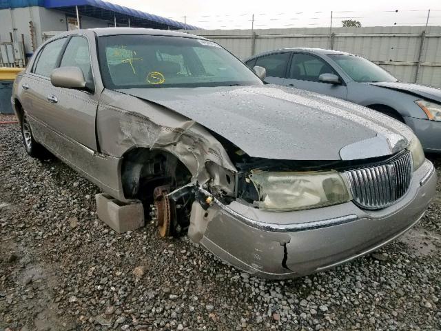 1LNHM82W22Y668633 - 2002 LINCOLN TOWN CAR S BEIGE photo 1