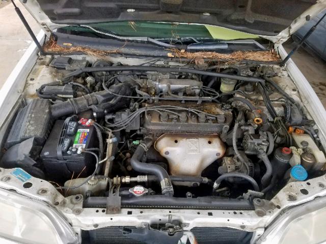 19UYA1251VL009621 - 1997 ACURA 2.2CL WHITE photo 7