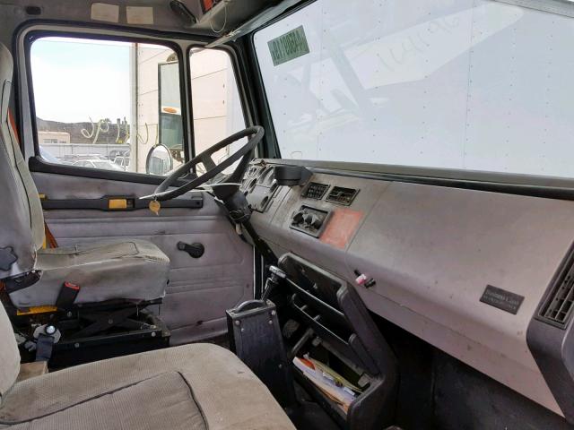 1FV6HFAAXWH903008 - 1998 FREIGHTLINER MEDIUM CON WHITE photo 5