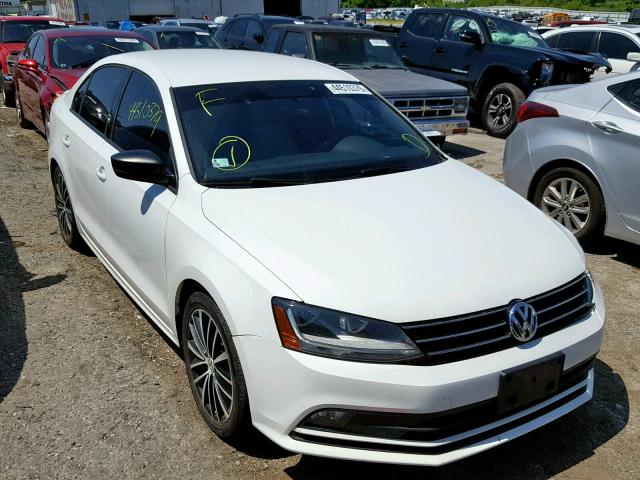 3VWD17AJ5HM282611 - 2017 VOLKSWAGEN JETTA SPOR WHITE photo 1