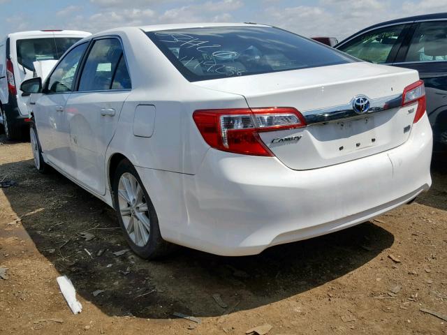 4T1BD1FK0EU104902 - 2014 TOYOTA CAMRY HYBR WHITE photo 3