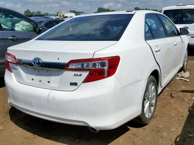 4T1BD1FK0EU104902 - 2014 TOYOTA CAMRY HYBR WHITE photo 4