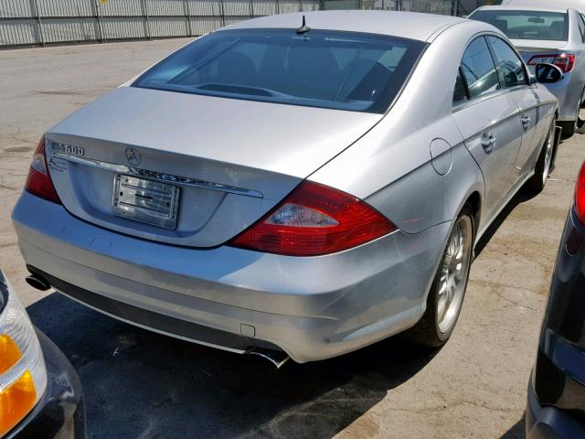 WDDDJ75X06A063024 - 2006 MERCEDES-BENZ CLS 500C SILVER photo 4