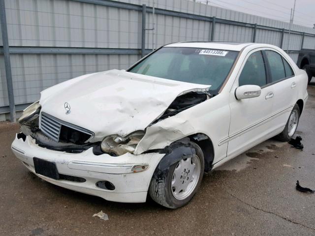 WDBRF61J14A543100 - 2004 MERCEDES-BENZ C 240 WHITE photo 2