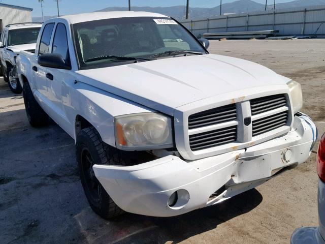 1D7HW28NX6S683728 - 2006 DODGE DAKOTA QUA WHITE photo 1