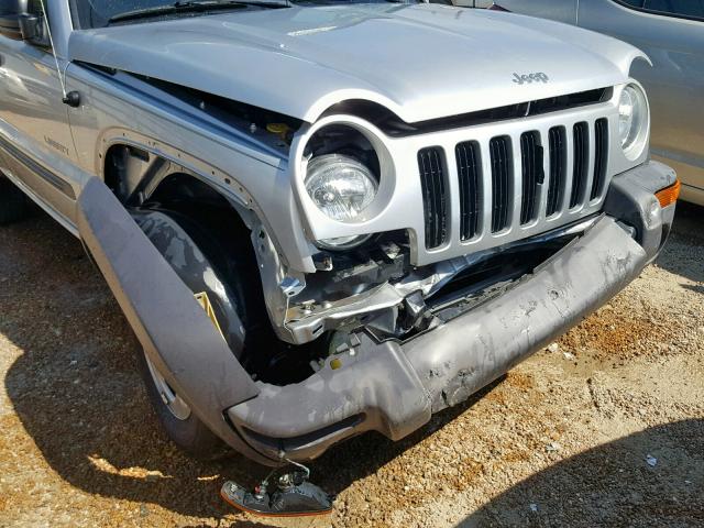 1J4GL48K64W259334 - 2004 JEEP LIBERTY SP SILVER photo 9