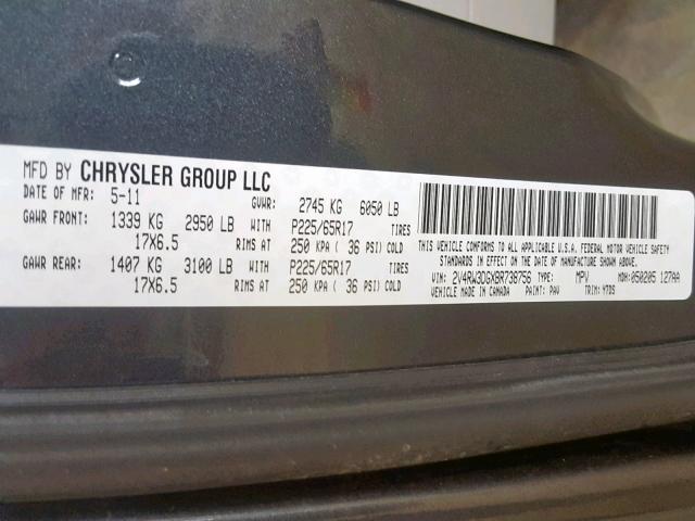 2V4RW3DGXBR738756 - 2011 VOLKSWAGEN ROUTAN SE GRAY photo 10