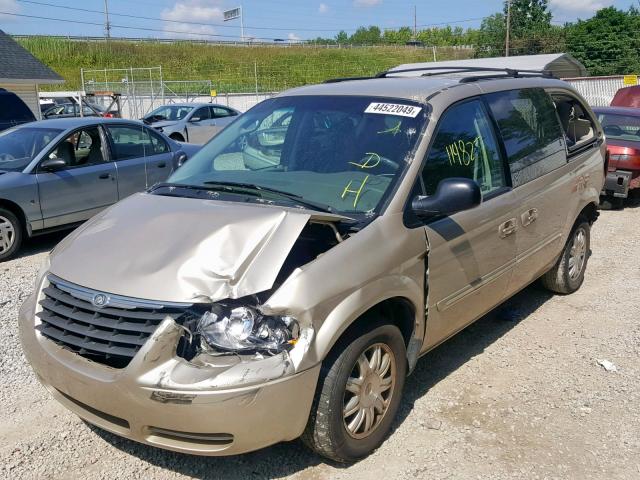 2A4GP54L06R809700 - 2006 CHRYSLER TOWN & COU GOLD photo 2