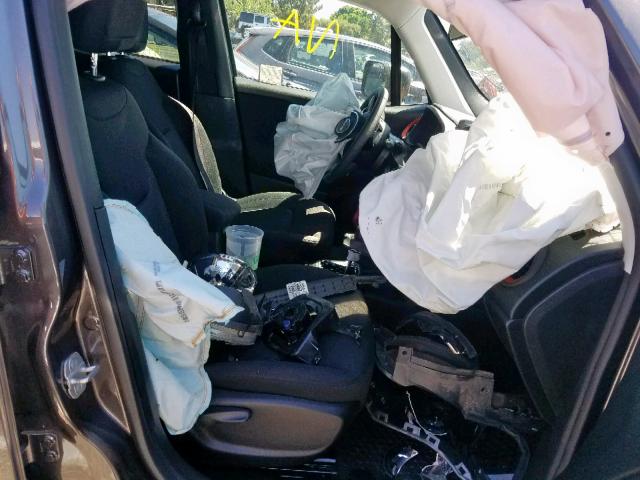 ZACCJBAB3JPH21835 - 2018 JEEP RENEGADE S შავი ფოტო 5