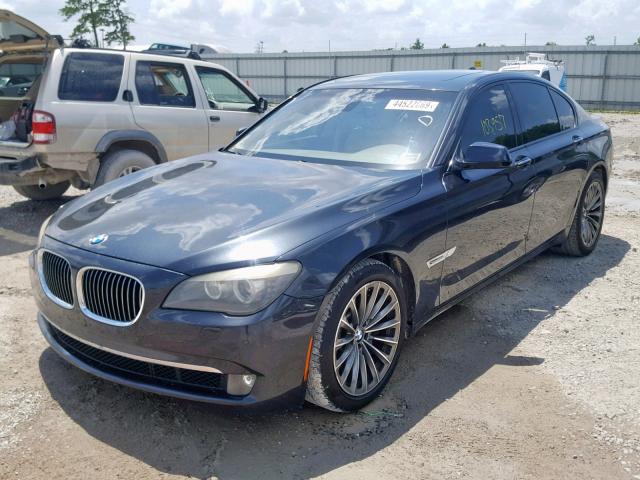 WBAKA83559CY33894 - 2009 BMW 750 I GRAY photo 2