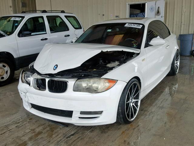 WBAUP73599VK74890 - 2009 BMW 128 I WHITE photo 2