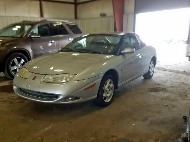 1G8ZY12712Z242708 - 2002 SATURN SC2 SILVER photo 2