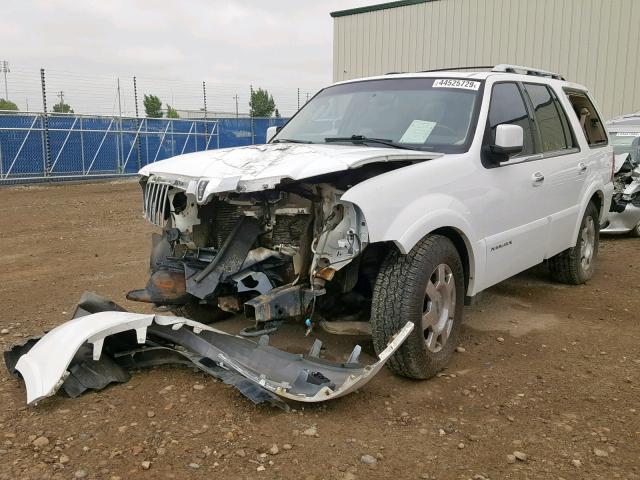 5LMFU28585LJ00324 - 2005 LINCOLN NAVIGATOR 白色 照片 2
