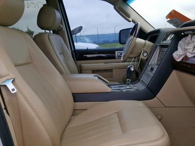 5LMFU28585LJ00324 - 2005 LINCOLN NAVIGATOR 白色 照片 5