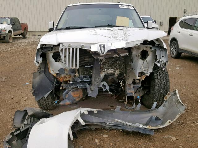 5LMFU28585LJ00324 - 2005 LINCOLN NAVIGATOR 白色 照片 9