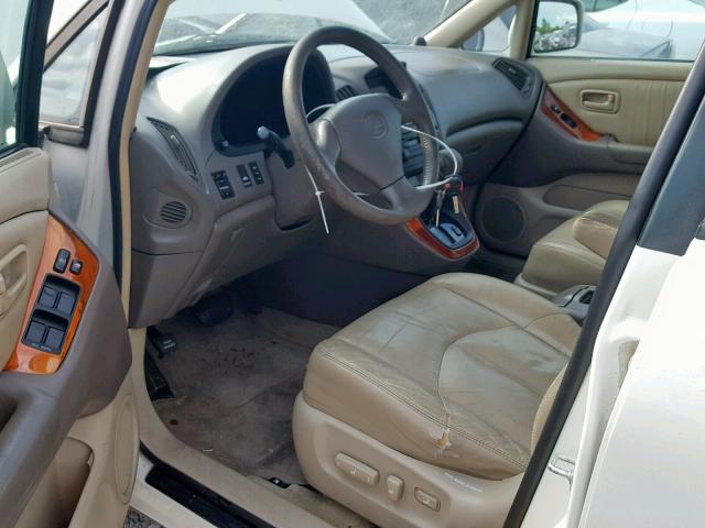 JT6GF10U9Y0078821 - 2000 LEXUS RX 300 WHITE photo 9