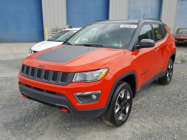 3C4NJDDB2JT231623 - 2018 JEEP COMPASS TR ORANGE photo 2