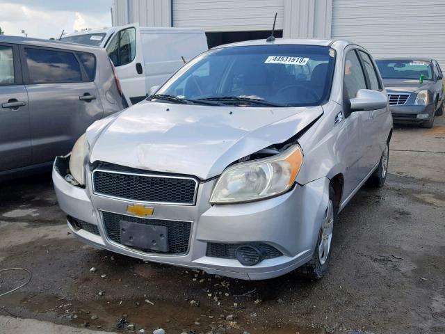 KL1TD66E69B325106 - 2009 CHEVROLET AVEO LS SILVER photo 2