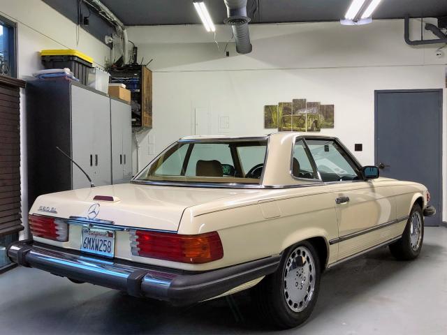 WDBBA48D0JA086392 - 1988 MERCEDES-BENZ 560 SL CREAM photo 4