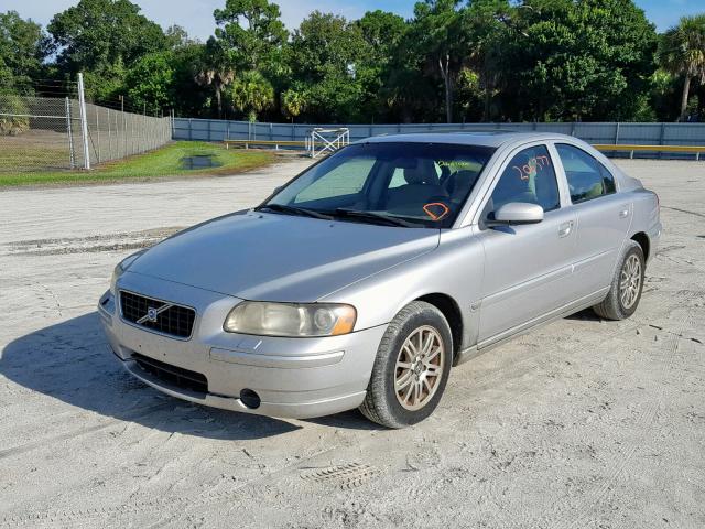 YV1RS612352457248 - 2005 VOLVO S60 SILVER photo 2