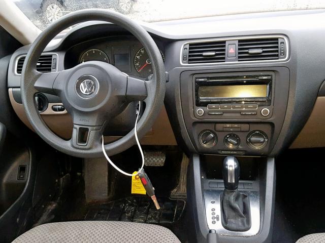 3VW2K7AJ6CM469031 - 2012 VOLKSWAGEN JETTA BASE BROWN photo 9